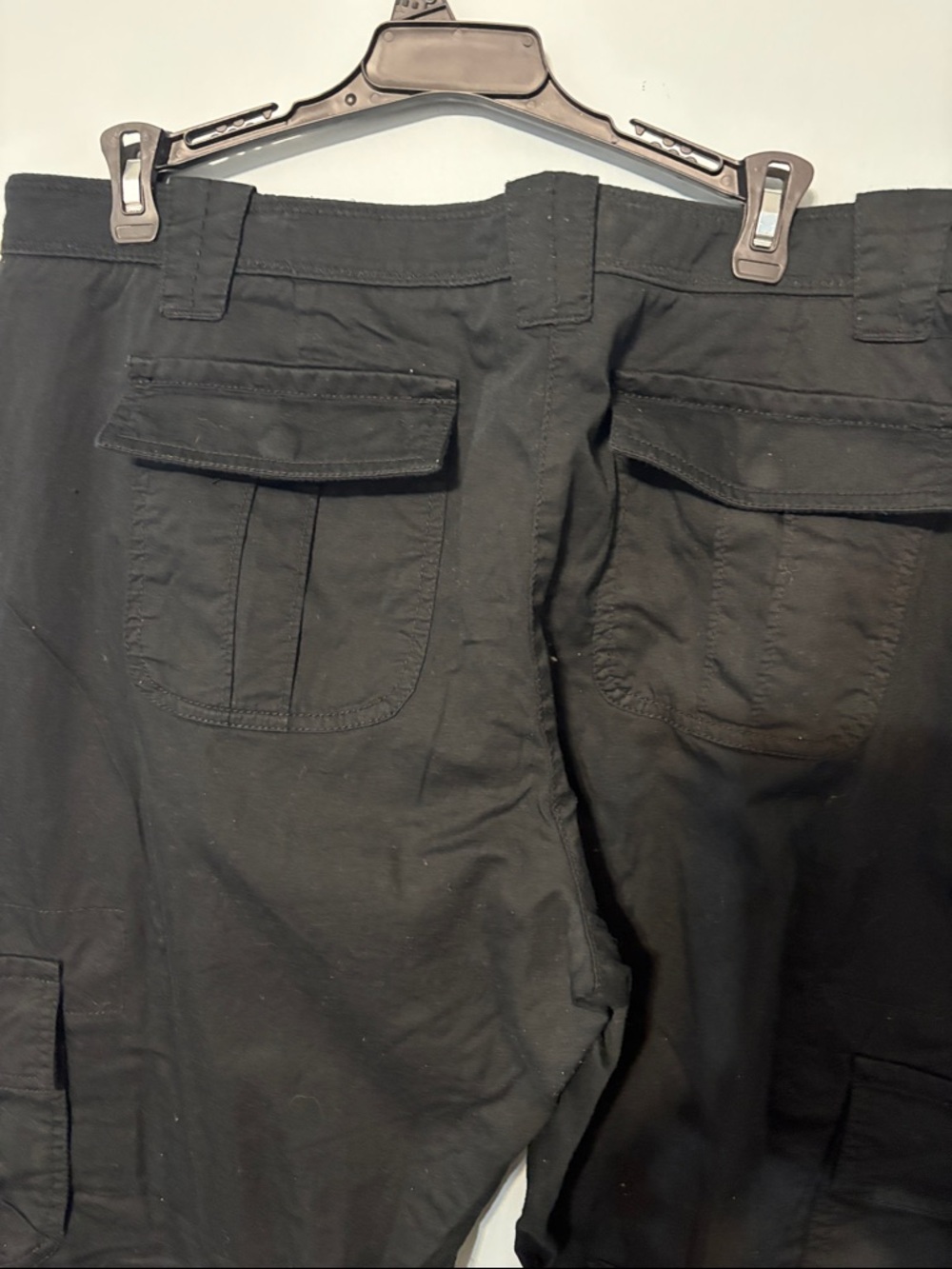 Size 16 Black 100% cotton Cargo Pants with Snap/ Flap Pockets Utility Skater - Picture 4 of 10